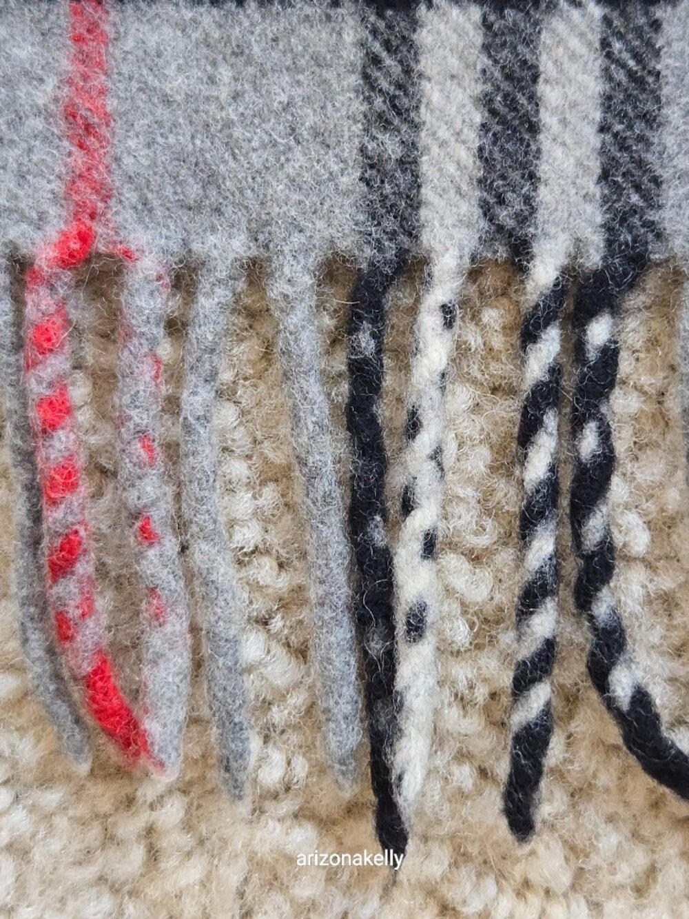 Burberry Nova Check Lambswool Scarf Grey SMALL HOLE - Picture 4 of 11